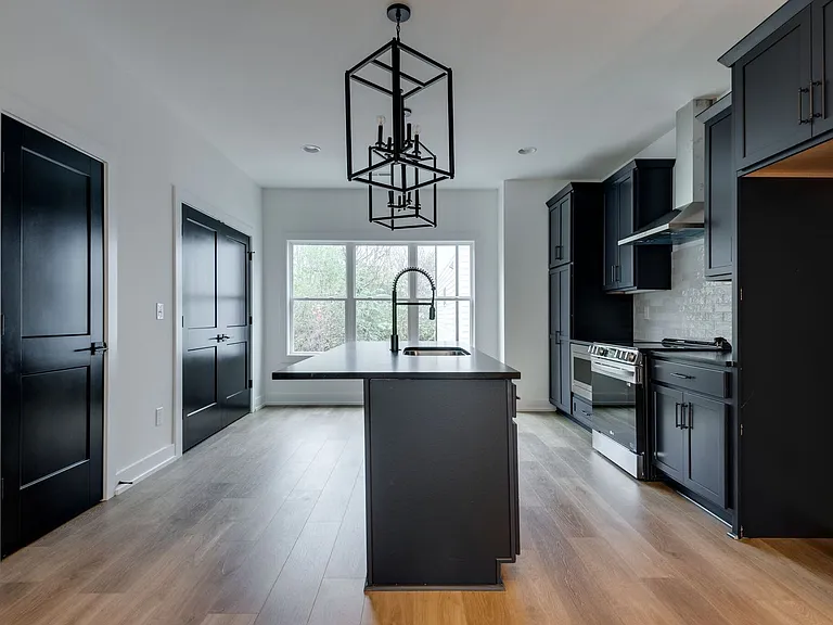 862 W Sharpe Ave #4 — Photo 6