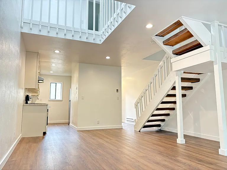 208 Pearl St #I — Photo 2