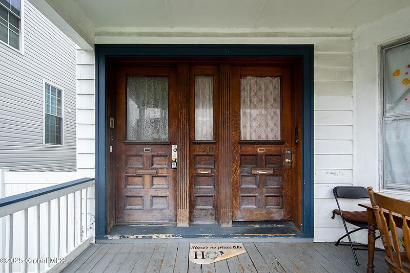 2nd image of 224 5th Avenue