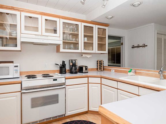 3rd image of Villager Condo Dr #1250