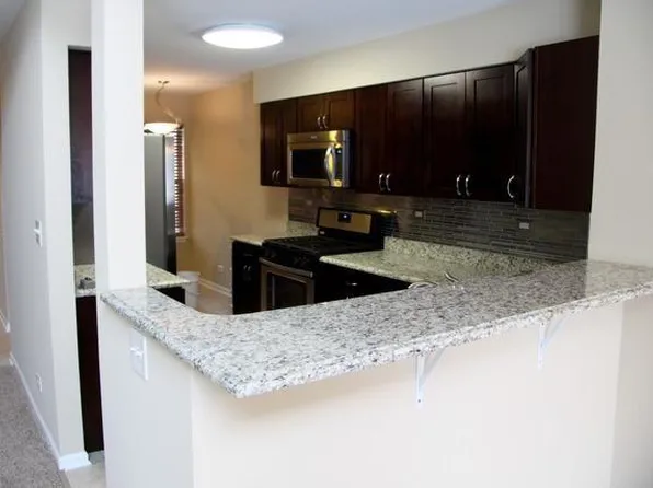 177 Fairfield Ln, Carol Stream, IL 60188