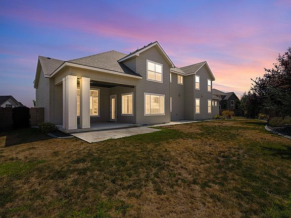 2nd image of 680 Isola Vista Ct