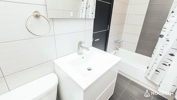 Rented by Nooklyn NYC LLC | media 52