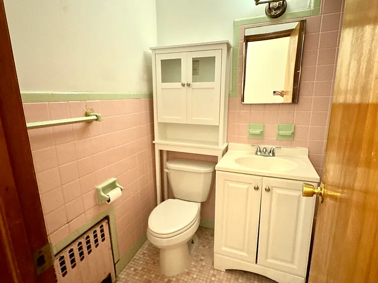 72 Hayward Pl #1 — Photo 5