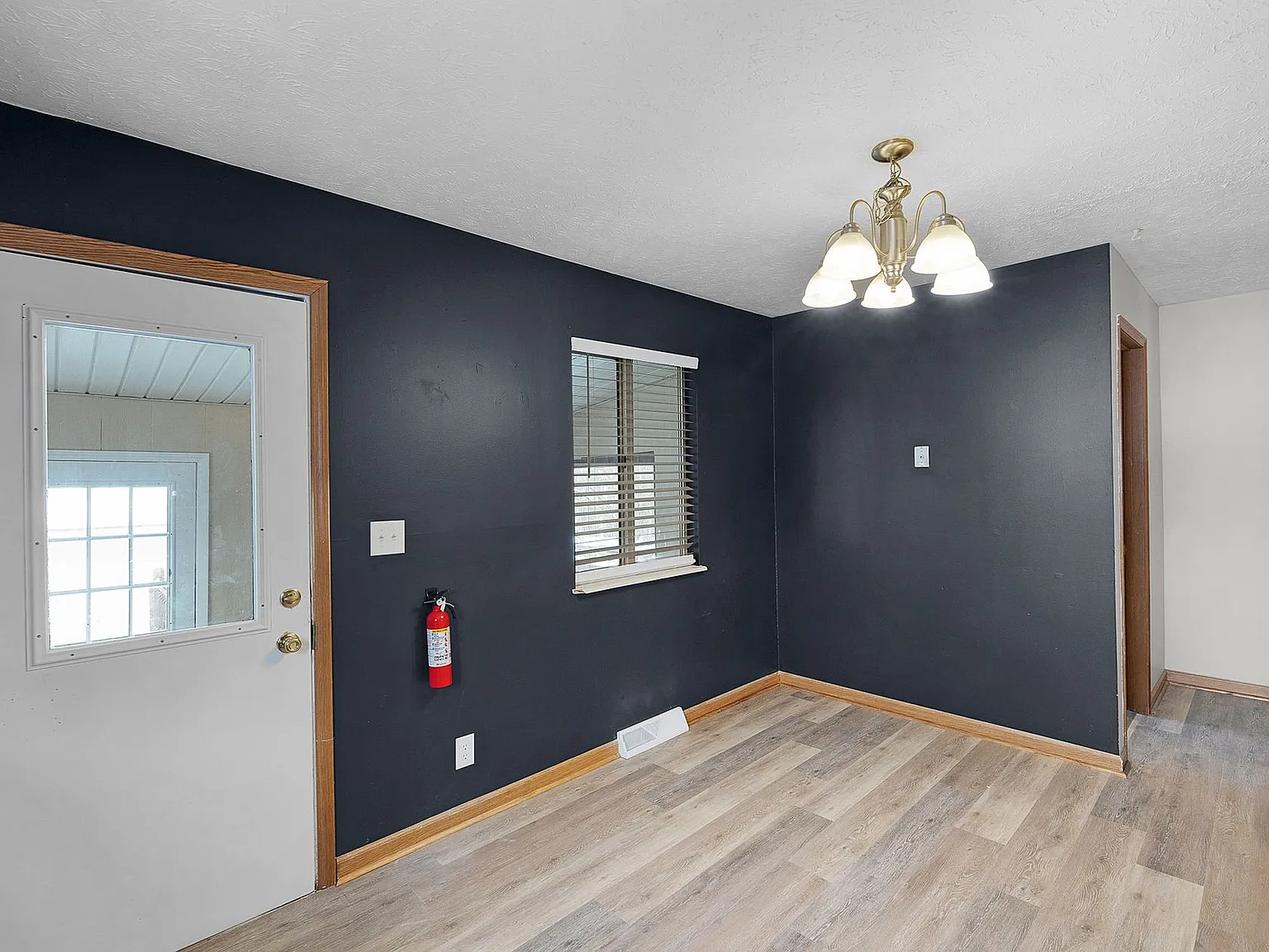 3 Bedroom 1-1/2 Bath Duplex Ready for Immediate Move in with many updates and renovations — Photo 3