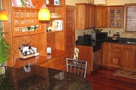 Eat-in kitchen. Granite counter tops, Stainless steal applia
