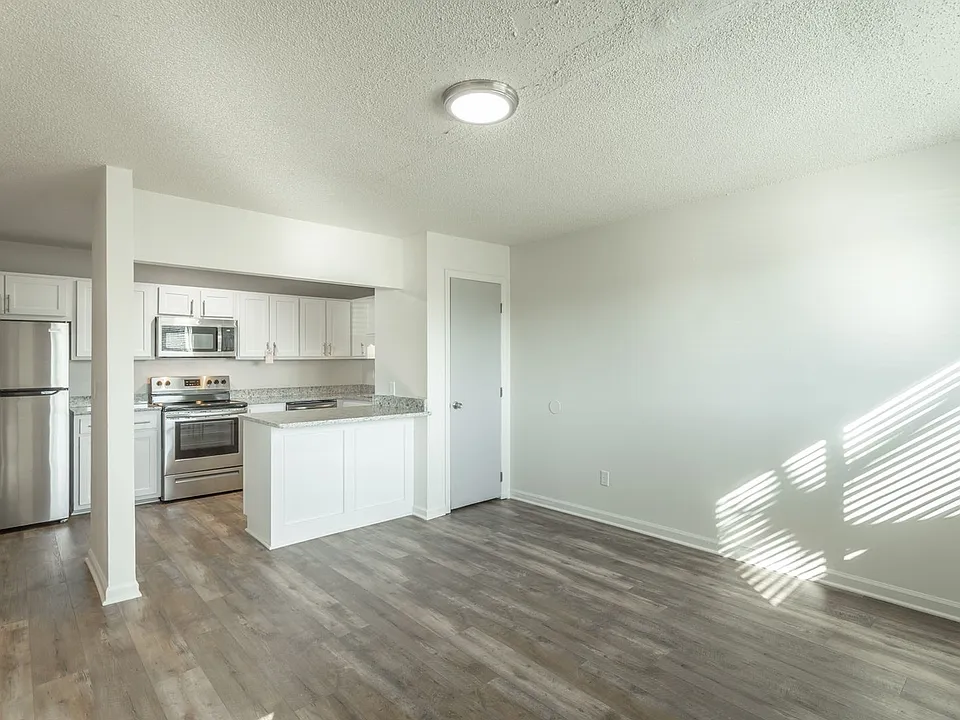 Kate's View Apartments | Updated North Chattanooga Apartments with Scenic Views