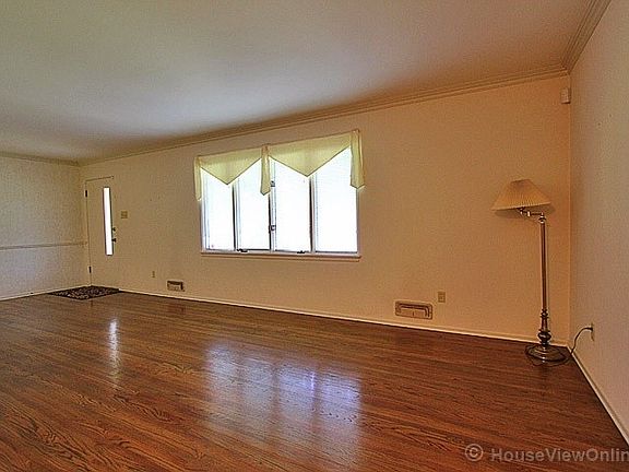 5th image of 1716 Lyndhurst Dr