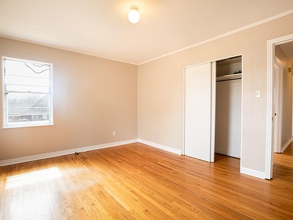 3rd image of 420 23rd St