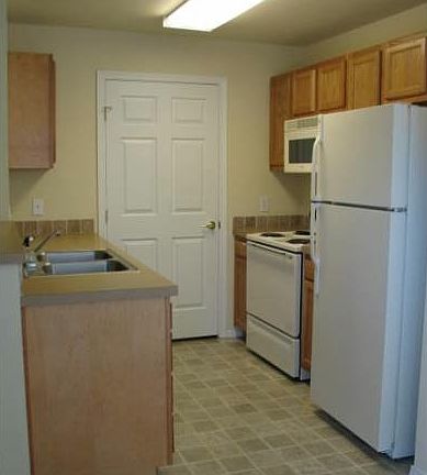 Nice Kitchen / Utility Ro