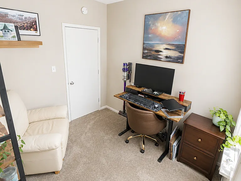 1407 Washington St NE #1 — Photo 8