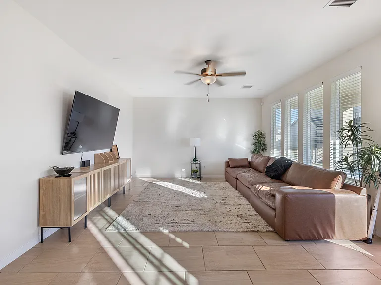 12804 De La Rosa Ave — Photo 16