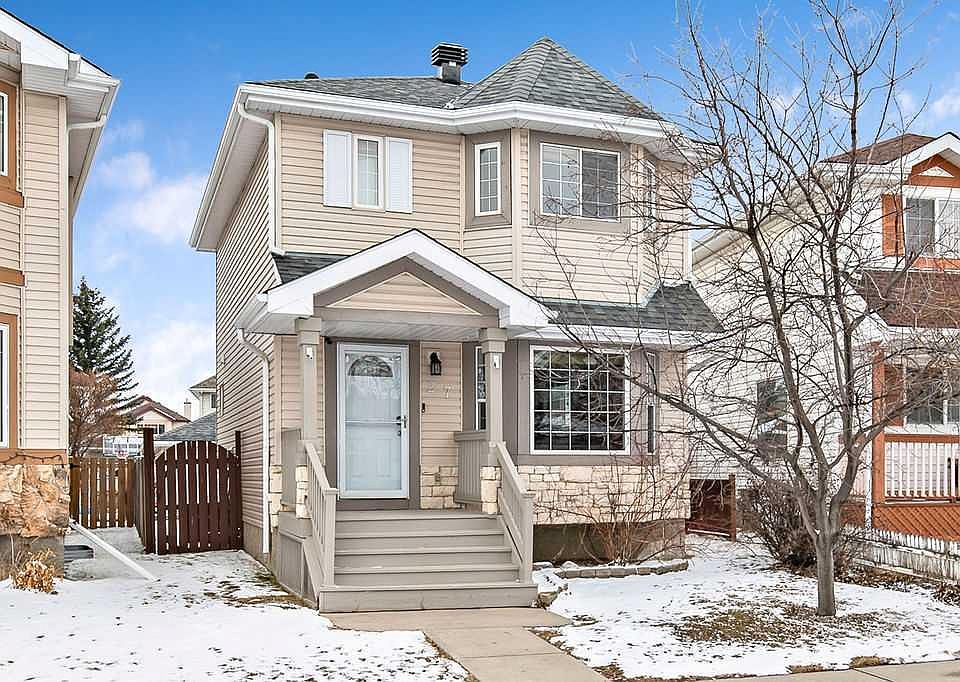 1st image of 27 NE Chaparral Ridge Way SE