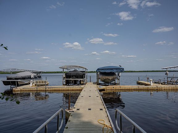 4th image of N7820 Lakeview Ct #8