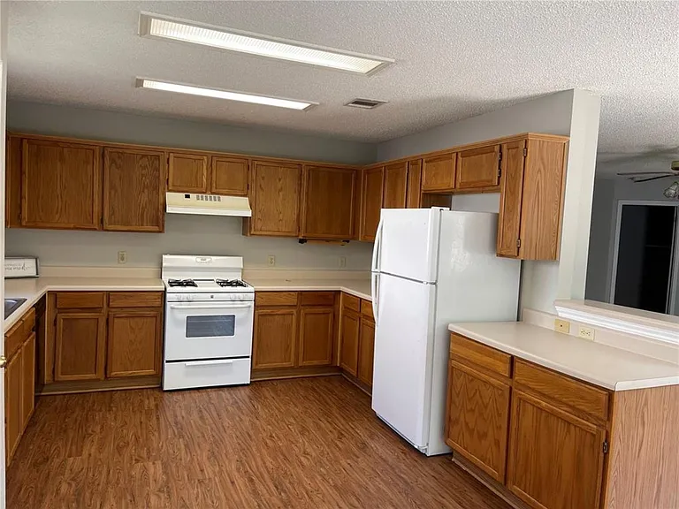 1707 Timberwood Dr — Photo 12