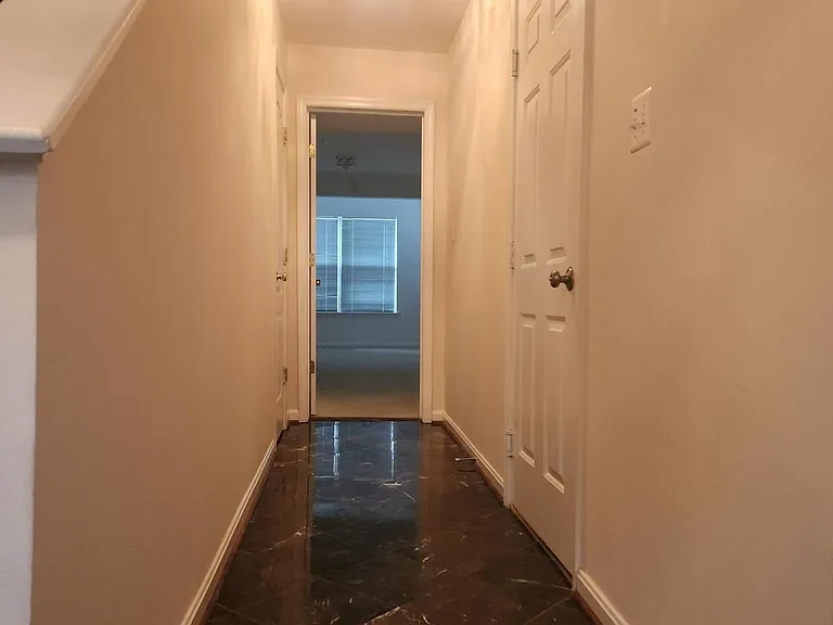 114 Emory Woods Ct — Photo 2