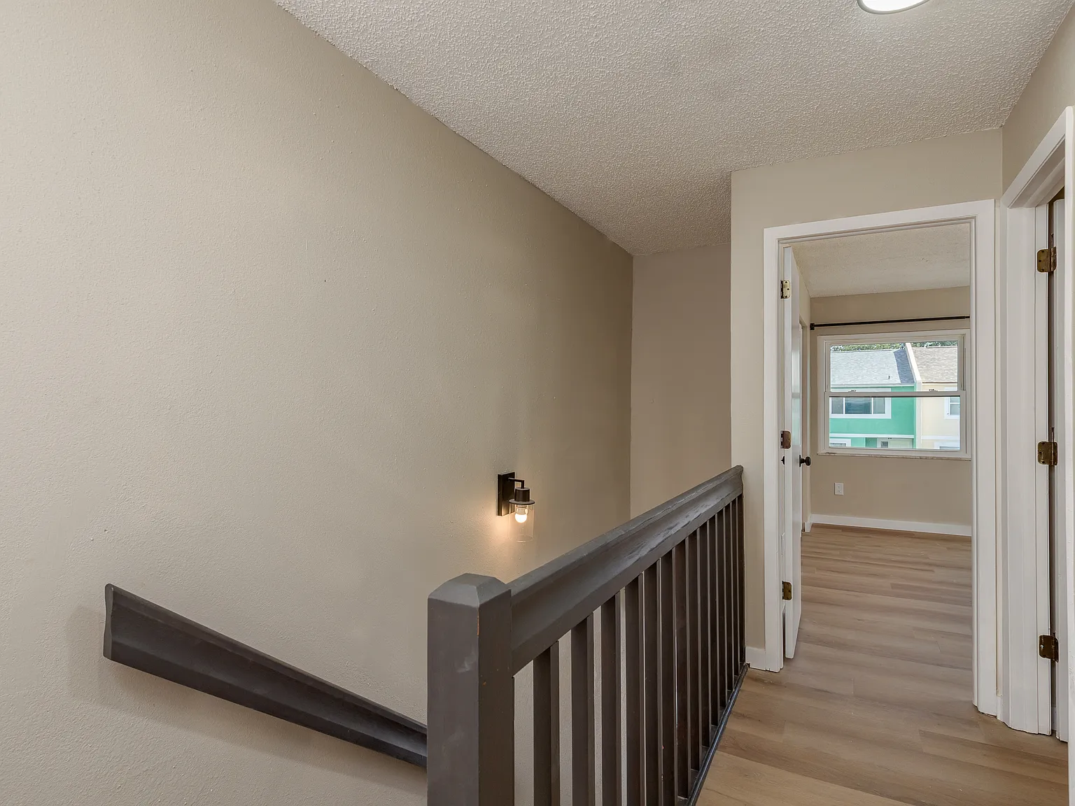 2 bed, 1.5 bath, 1048 sqft, $1,750 — Photo 4