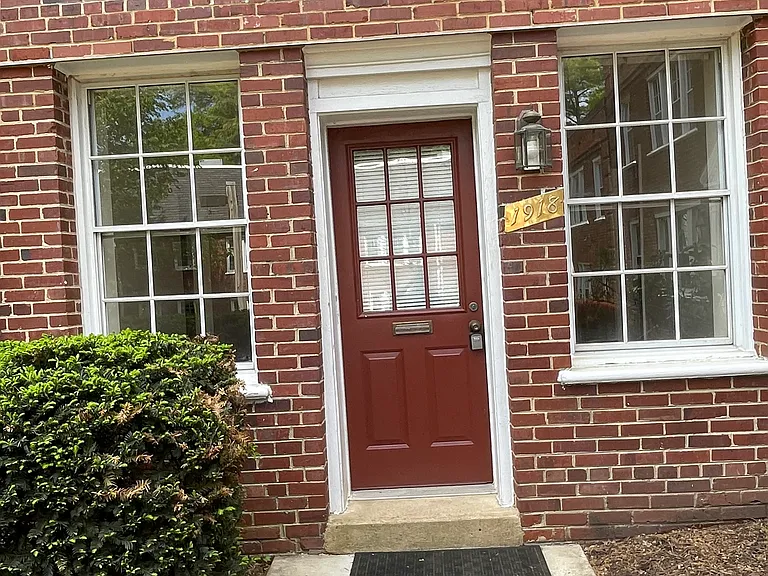 1918 N Rhodes St #60 — Photo 3