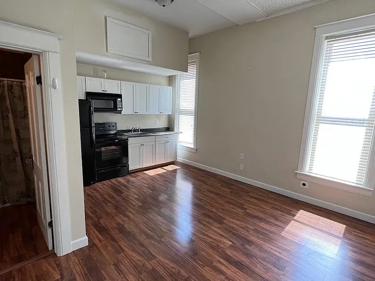 605 Bluff St #221 — Photo 2