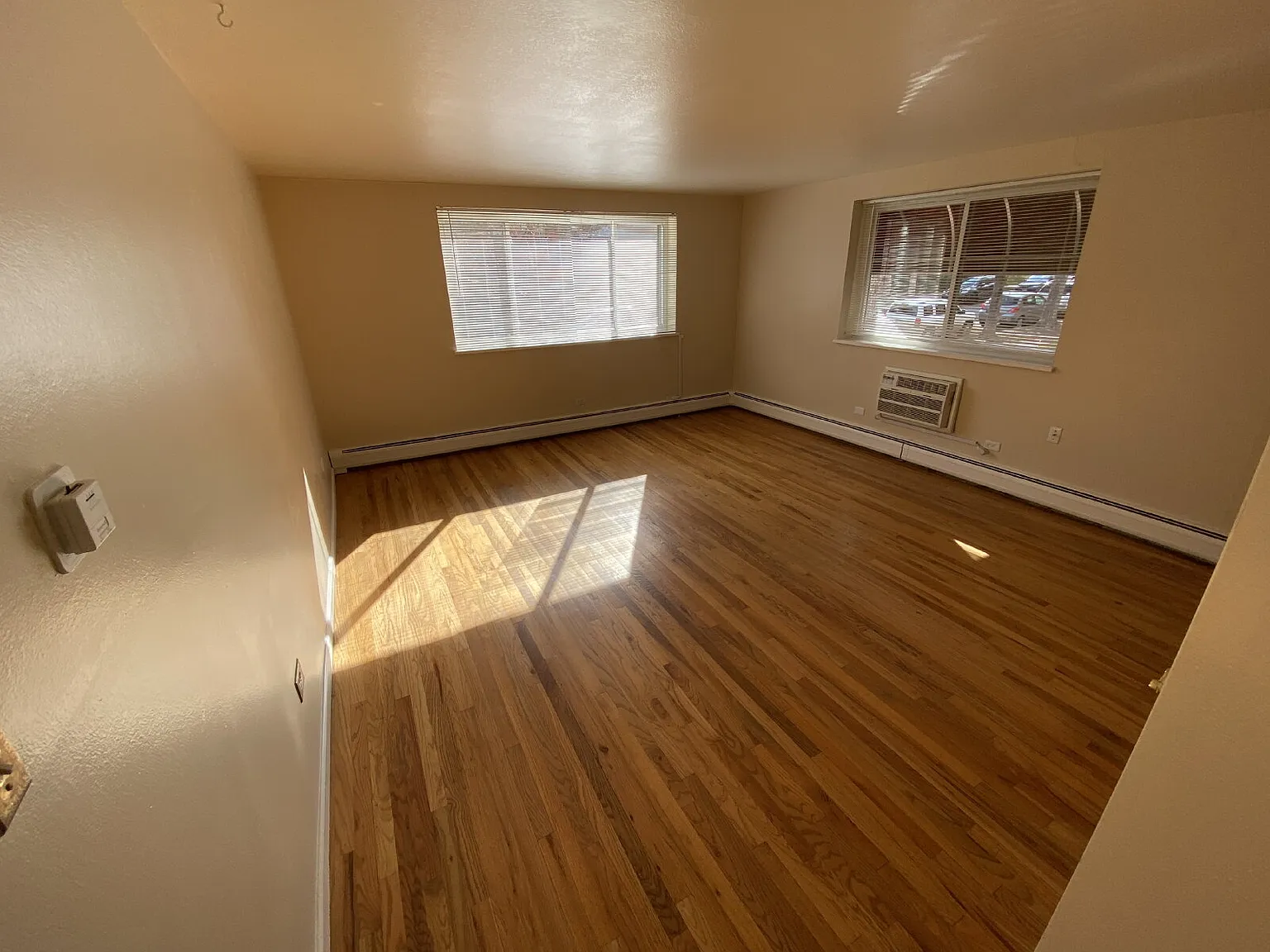 2 bed, 1.0 bath, 756 sqft, $1,295 — Photo 2