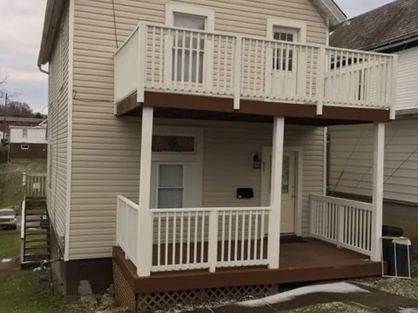 646 Park St, California, PA 15419