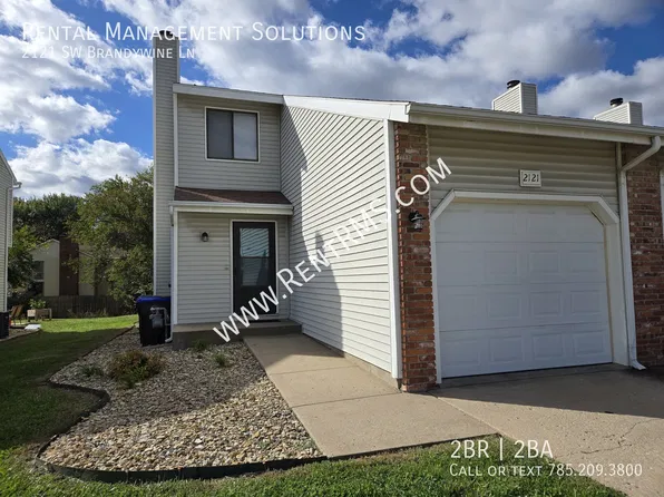2121 SW Brandywine Ln, Topeka, KS 66614