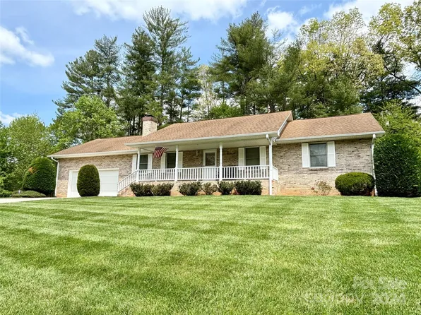 4 Clarion Dr, Etowah, NC 28729