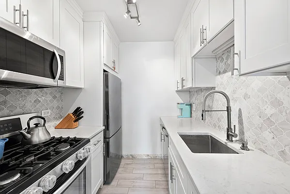Rented by Corcoran | media 3