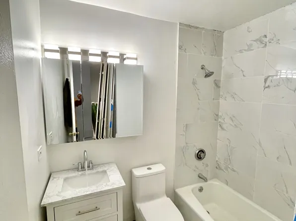 350 West 50th Street image 7 of 16