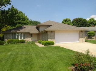 1609 Stonebridge Dr, New Lenox, IL 60451