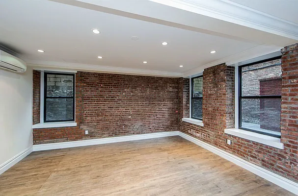 Rented by Avenues Real Estate | media 19