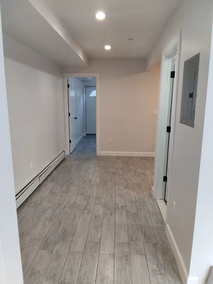 1 bed, 900 sqft, $2,100 — Photo 3