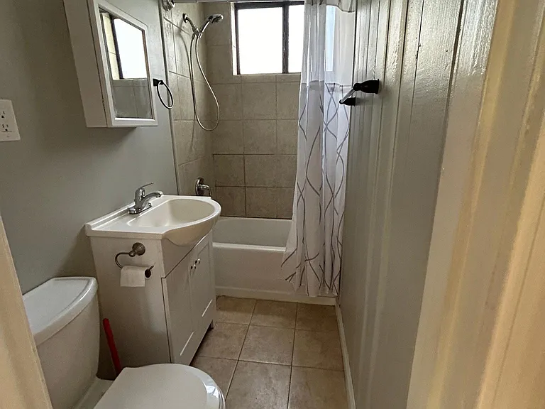 211 Vance St — Photo 6