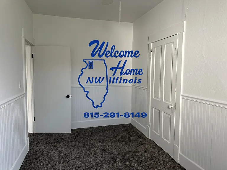 945 E Garden St — Photo 12