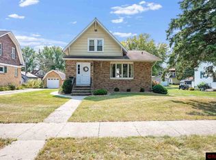 219 W 3rd St, Blue Earth, MN 56013