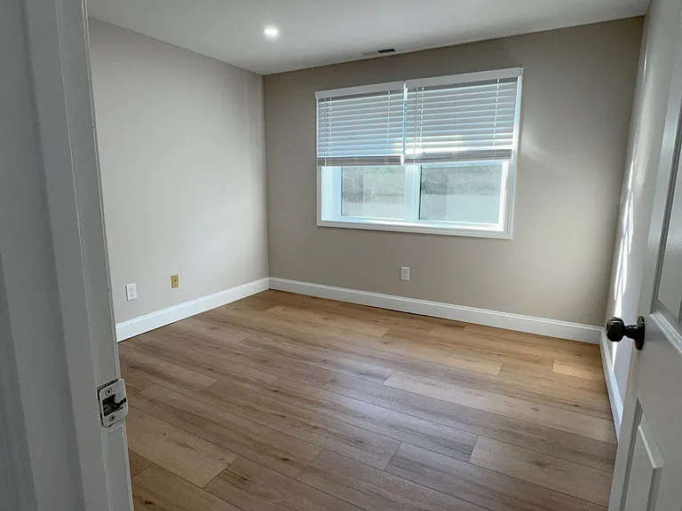 Pondsview Apartments — Photo 80