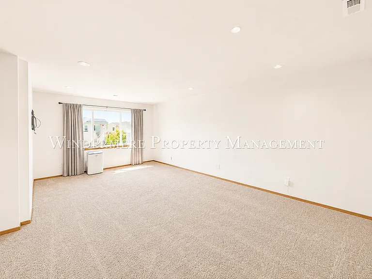 2532 Filbert Ave — Photo 8