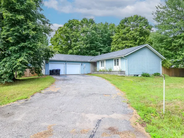 24 Howard Ave, Tiny, ON L0L 2T0