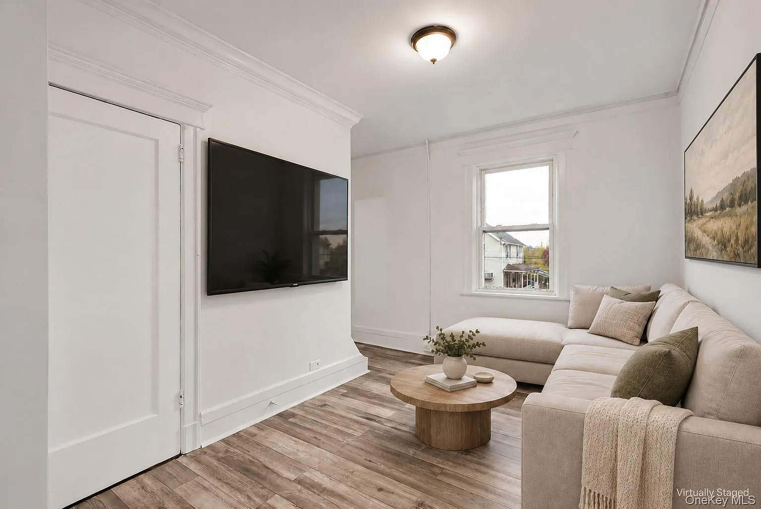 2 bed, 1.0 bath, 2210 sqft, $3,800 — Photo 3
