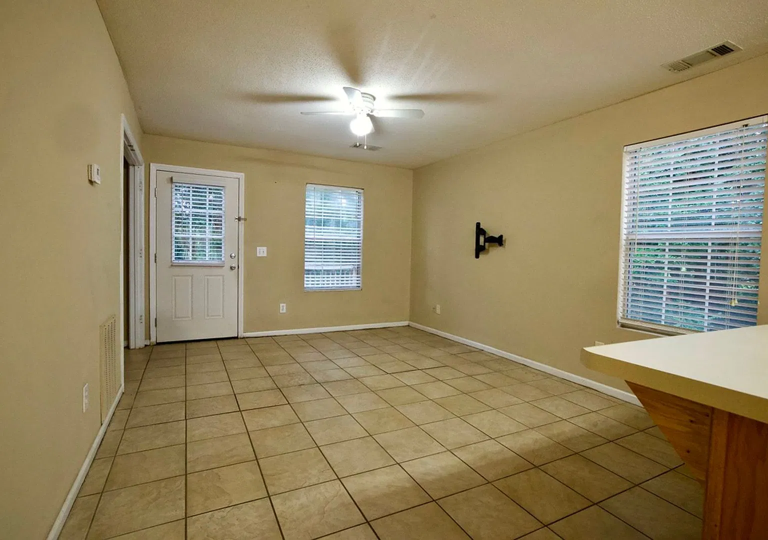 383 Martin Ave. — Photo 3