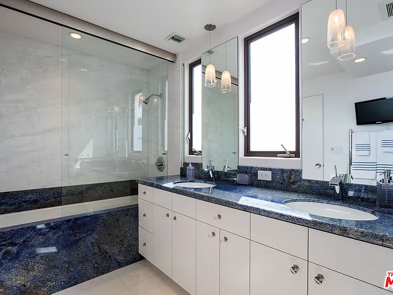 24230 Malibu Rd — Photo 23