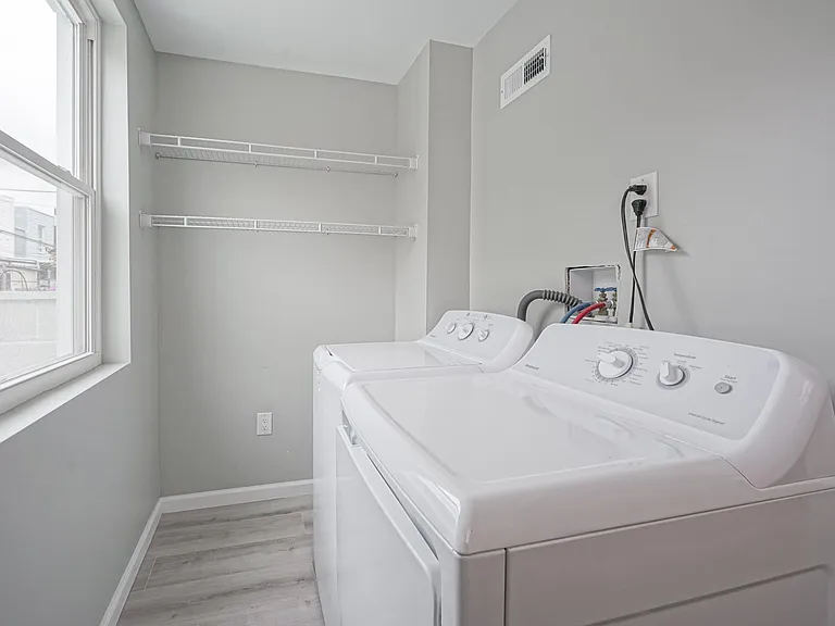 333 Daly St — Photo 9