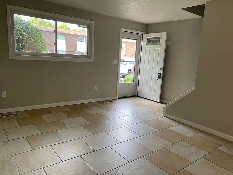 2581 Shakespeare Ln — Photo 5