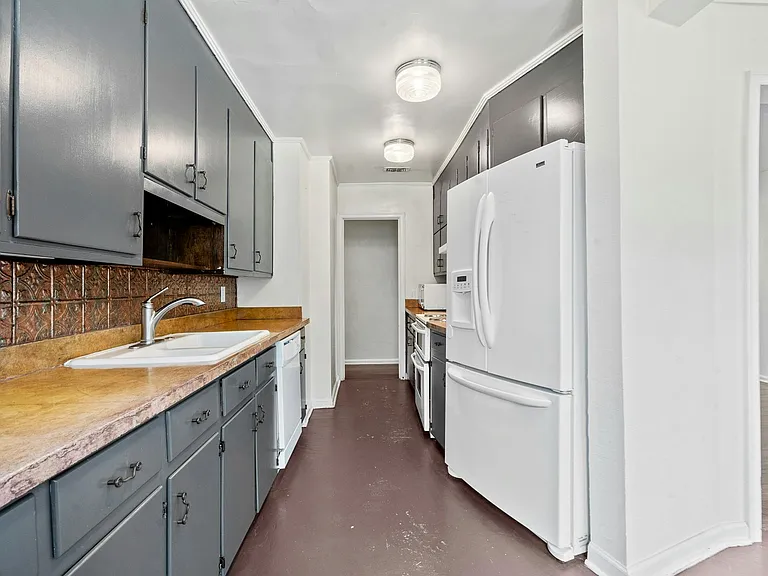 212 SE Kalash Rd — Photo 18