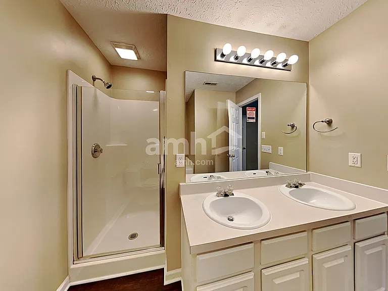 3136 Hidden Creek Dr — Photo 12