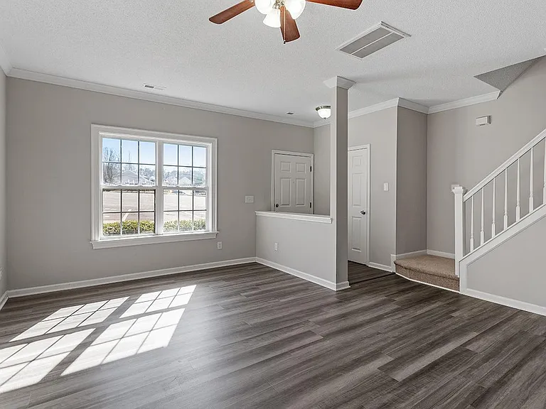 2839 Gross Ave — Photo 9