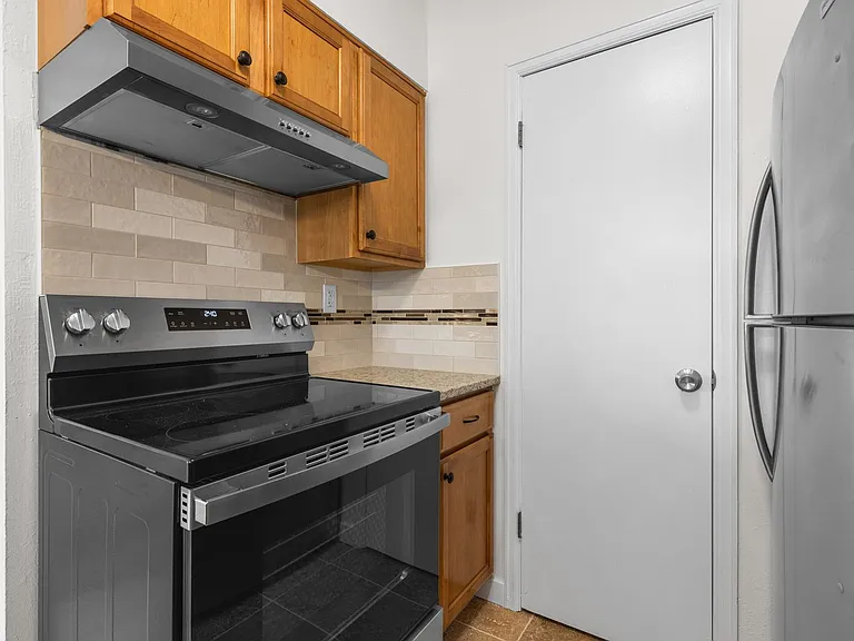 625 Manhattan Pl #109 — Photo 6