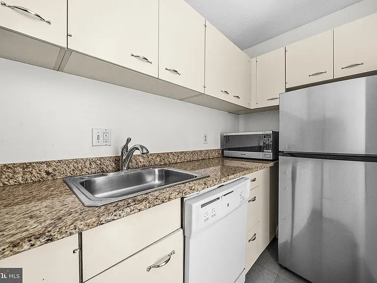 1800 R St NW #604 — Photo 9