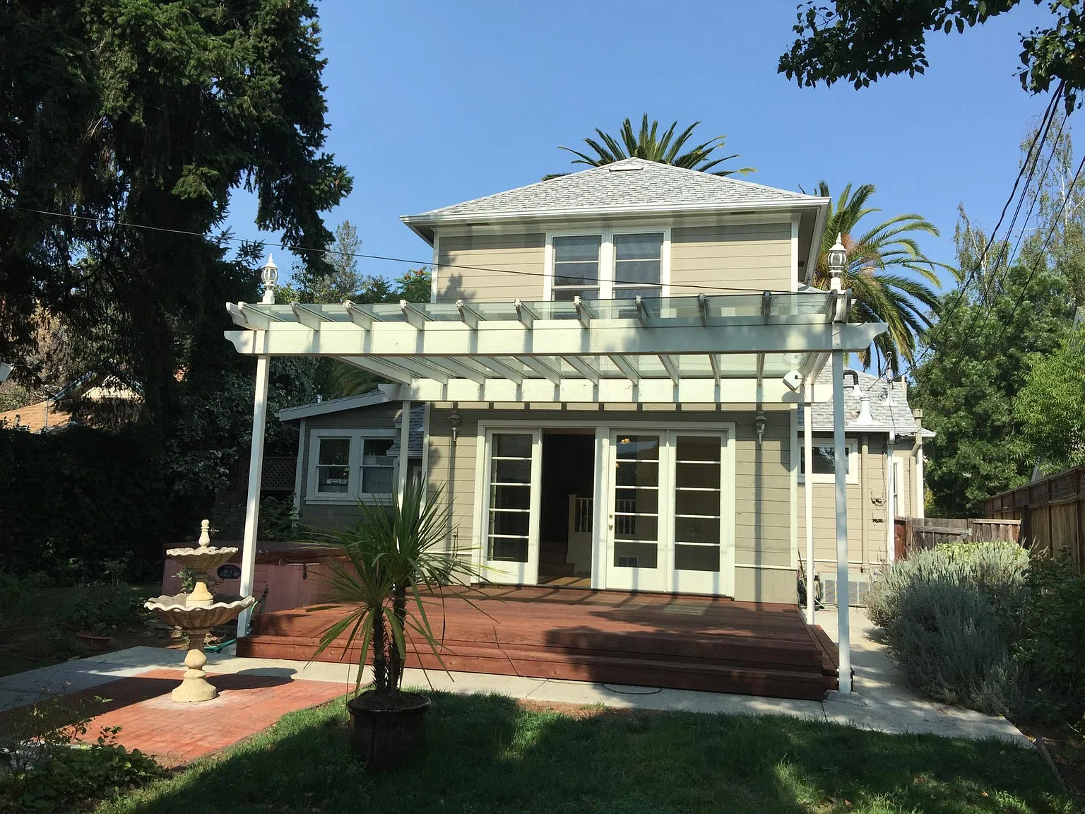 5 bed, 2250 sqft, $7,395 — Photo 2