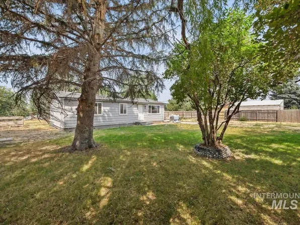 110 Park St, Hazelton, ID 83335